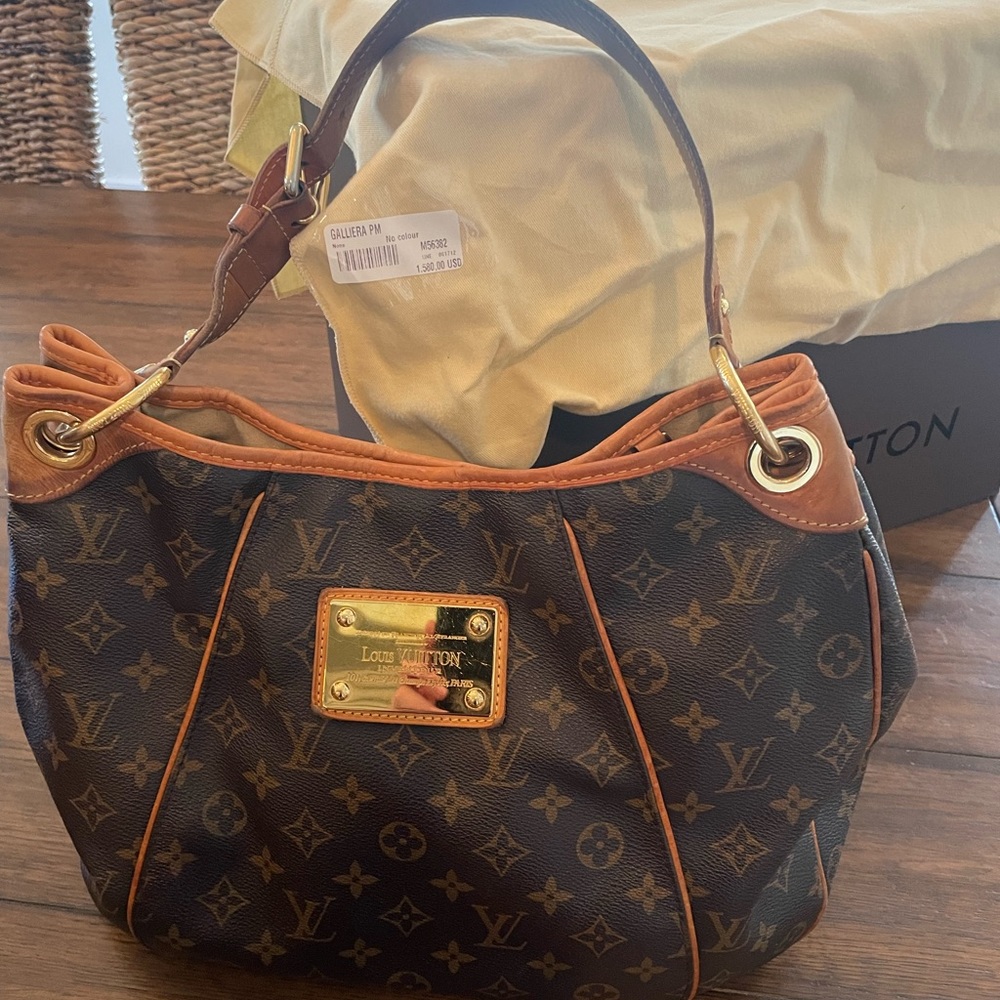 LOUIS VUITTON GALLIERA PM